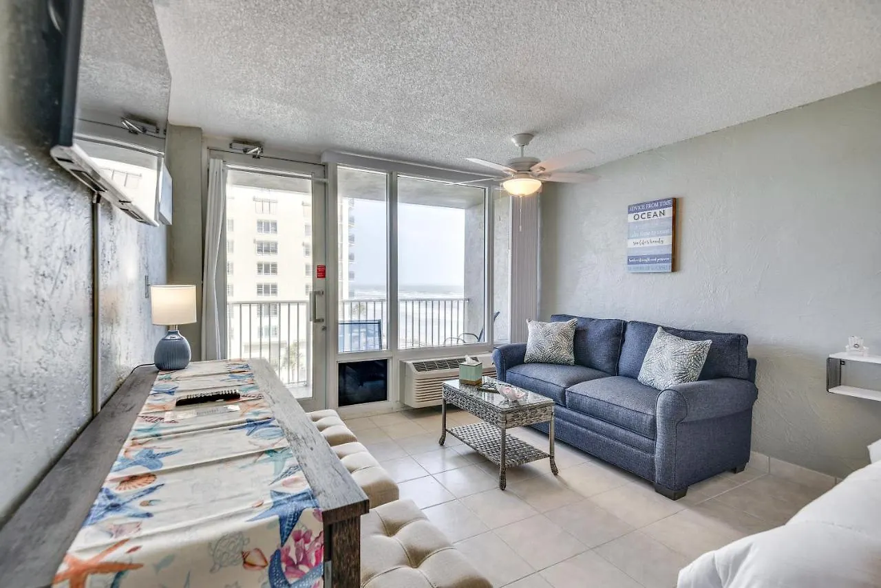 Breezy Daytona Beach Studio With Balcony And Views! Daire