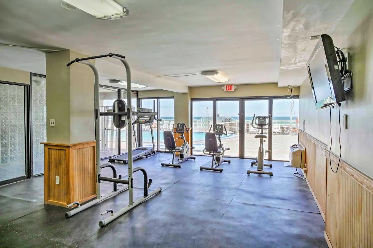 Daire Breezy Daytona Beach Studio With Balcony And Views! ABD
