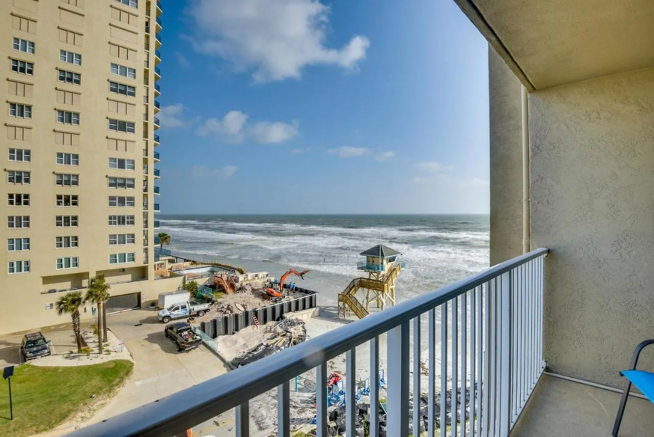 Breezy Daytona Beach Studio With Balcony And Views! Daire