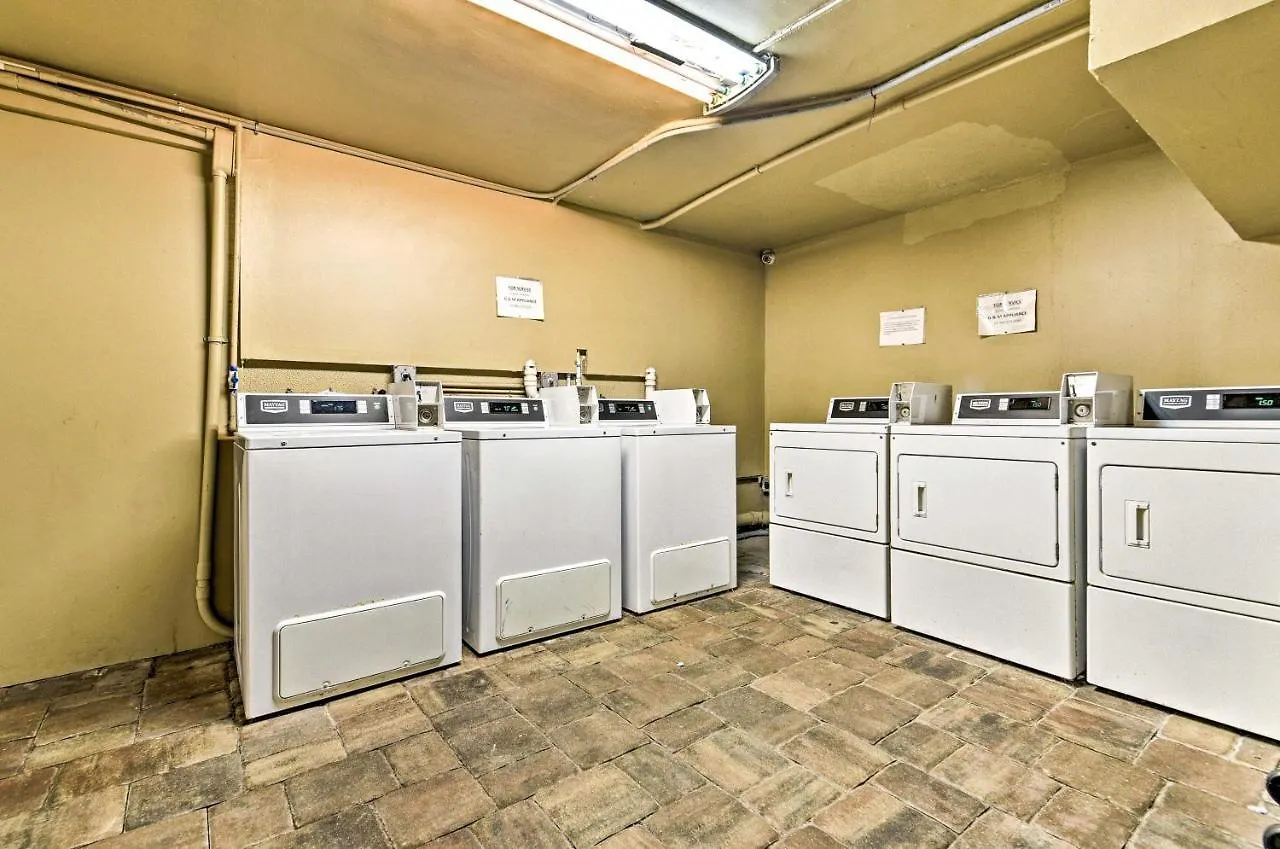 Breezy Daytona Beach Studio With Balcony And Views! 0*,