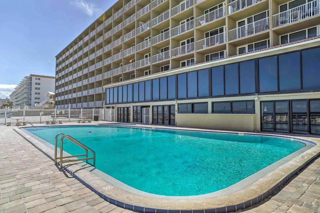 Breezy Daytona Beach Studio With Balcony And Views! 0*,  United States