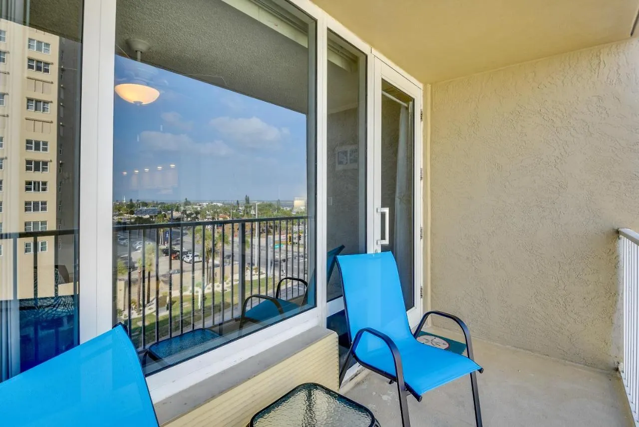 Breezy Daytona Beach Studio With Balcony And Views!